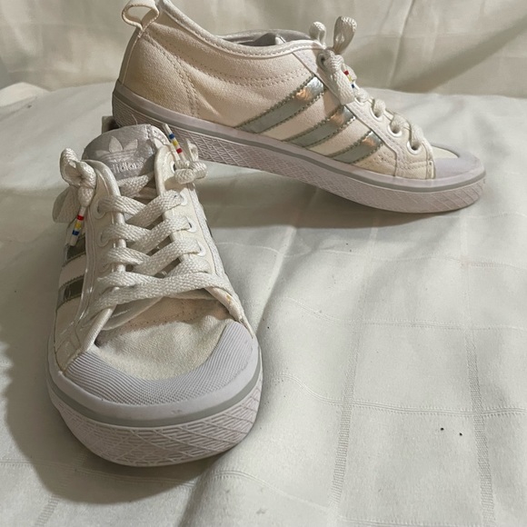 ADIDAS Honey Blanca’s Low Top - Picture 3 of 11